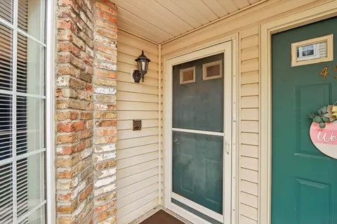 4509 S 124th #F, New Berlin, WI 53151