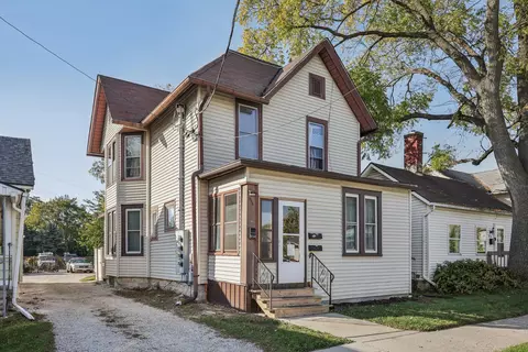 934 Caroline, Waukesha, WI 53186