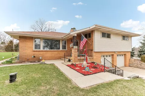 815 Hi Rdg, Waukesha, WI 53186