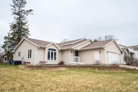 960 11th, Onalaska, WI 54650