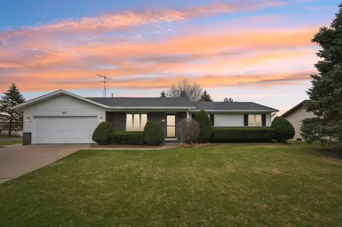 601 Maple Crst, Watertown, WI 53094