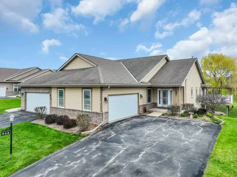 342 Oak Hl, Burlington, WI 53105