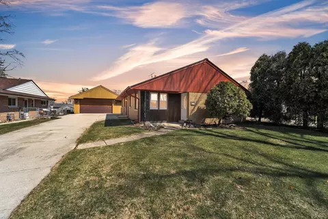 1308 Columbia, South Milwaukee, WI 53172