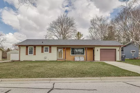 308 River Hls, Sheboygan Falls, WI 53085