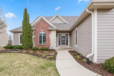 1835 River Lks, Oconomowoc, WI 53066