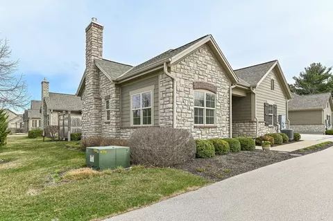1041 Ann Marie, Oconomowoc, WI 53066