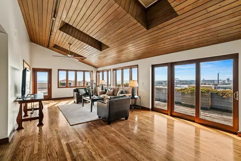 320 E Buffalo #900, Milwaukee, WI 53202