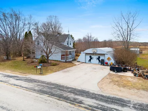 8028 Rangeline, Newton, WI 53063