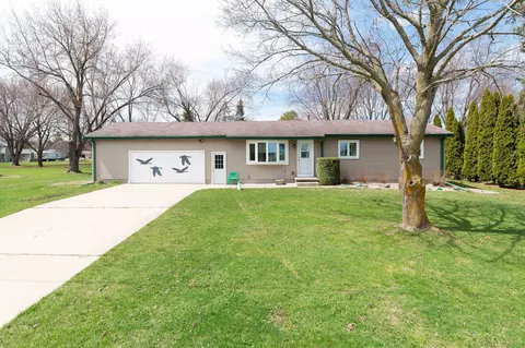 4693 County Road T, Oshkosh, WI 54904