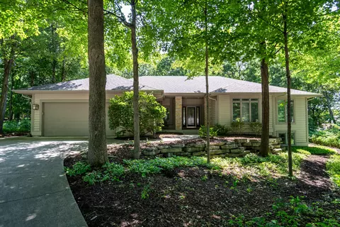 n74w22529 Twin Oaks, Sussex, WI 53089