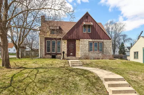 w163n8503 Arthur, Menomonee Falls, WI 53051