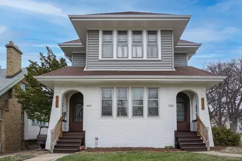 6304 W Lloyd #6306, Wauwatosa, WI 53213