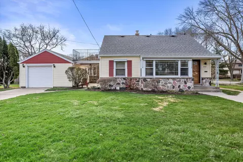 3749 S 1st, Milwaukee, WI 53207