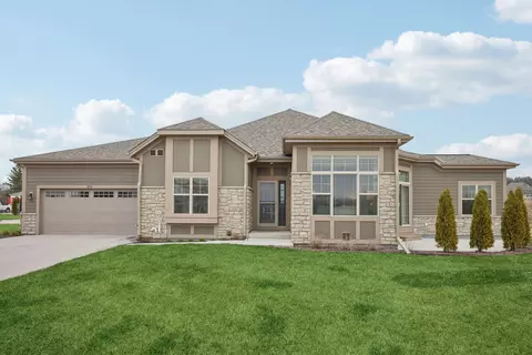 375 Standing Stone, Waukesha, WI 53189