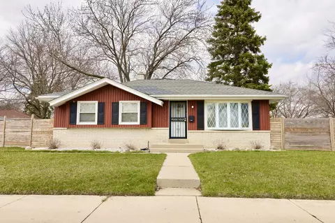 7100 W Acacia, Milwaukee, WI 53223
