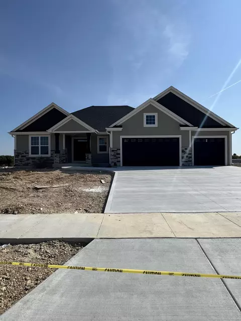 456 Sandstone, Slinger, WI 53086