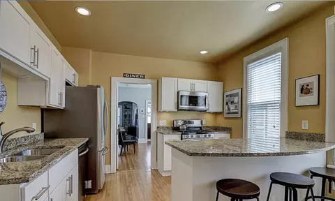 2973 S Kinnickinnic, Milwaukee, WI 53207