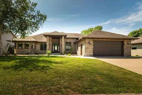 1910 Evenson, Onalaska, WI 54650