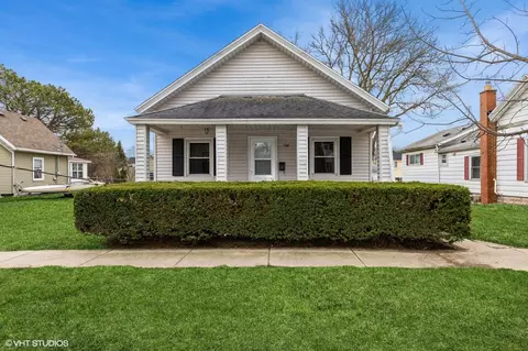 736 Henry, Lake Geneva, WI 53147