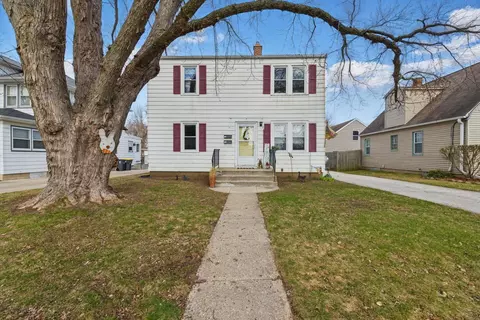 717 Sylvan #719, Waukesha, WI 53188