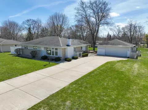 4107 W Mary Ann, Franklin, WI 53132