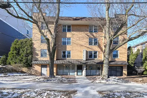 2121 N Cambridge #204, Milwaukee, WI 53202