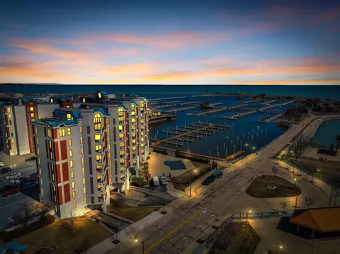 333 Lake #803, Racine, WI 53403