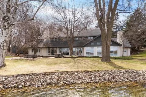 6014 N State Road 83, Chenequa, WI 53029