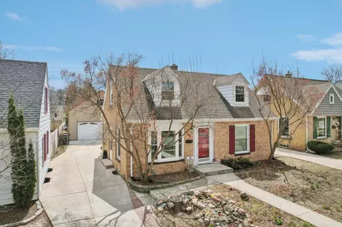 7709 Livingston, Wauwatosa, WI 53213