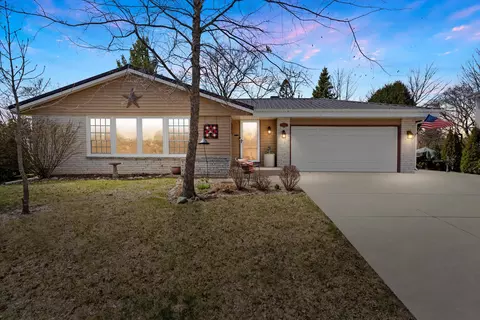 1949 16th, Grafton, WI 53024
