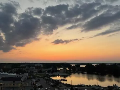 215 E Pleasant #301, Oconomowoc, WI 53066