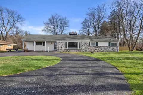 3921 W W Riv, Brown Deer, WI 53209