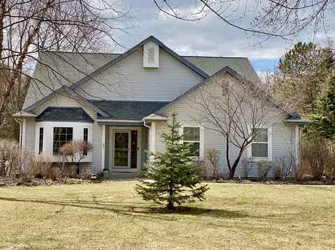 3123 Center, Jackson, WI 53012