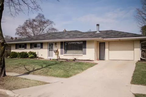 726 Sherman, West Bend, WI 53090
