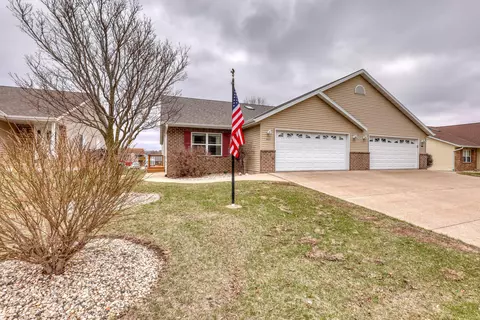864 Chief Kewaskum, Kewaskum, WI 53040