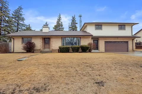 8350 W Plainfield, Greenfield, WI 53220