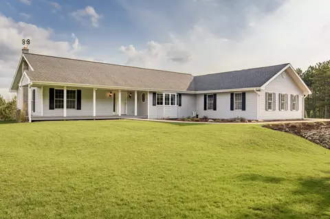 403 Morrissey, North Prairie, WI 53153