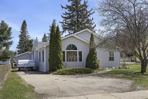 230 N 5th, Walworth, WI 53184
