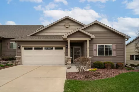 110 Walnut Rdg #18, Union Grove, WI 53182