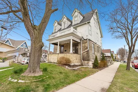 1900 N Cambridge, Milwaukee, WI 53202
