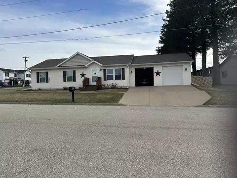 809 Broadway, Cashton, WI 54619