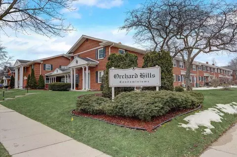 3107 S 122nd #9, West Allis, WI 53227