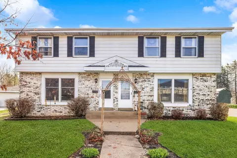 821 State, Oconomowoc, WI 53066