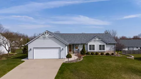 4024 W Valley Vw, Franklin, WI 53132