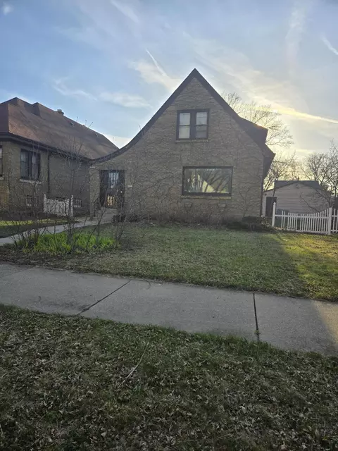 4471 N 21st, Milwaukee, WI 53209