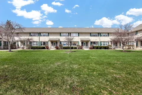 4919 N Santa Monica, Whitefish Bay, WI 53217