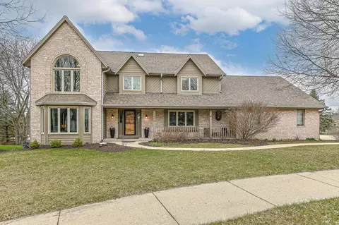 2606 Wensley, Waukesha, WI 53188
