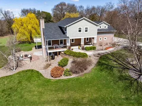 W8118 Country, Holland, WI 54636