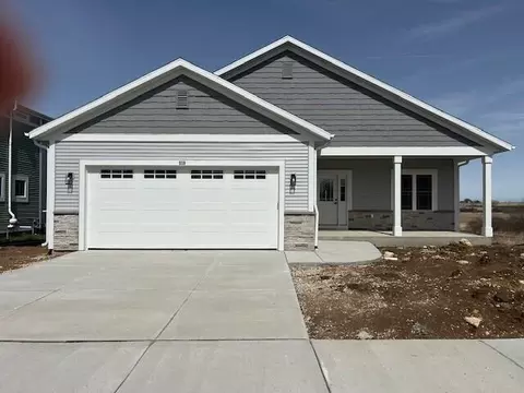 814 Skypark, Hartford, WI 53027