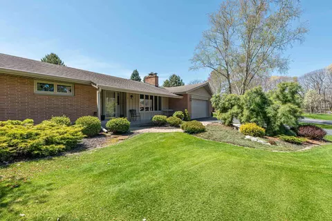21 Jim Lin, Wind Point, WI 53402